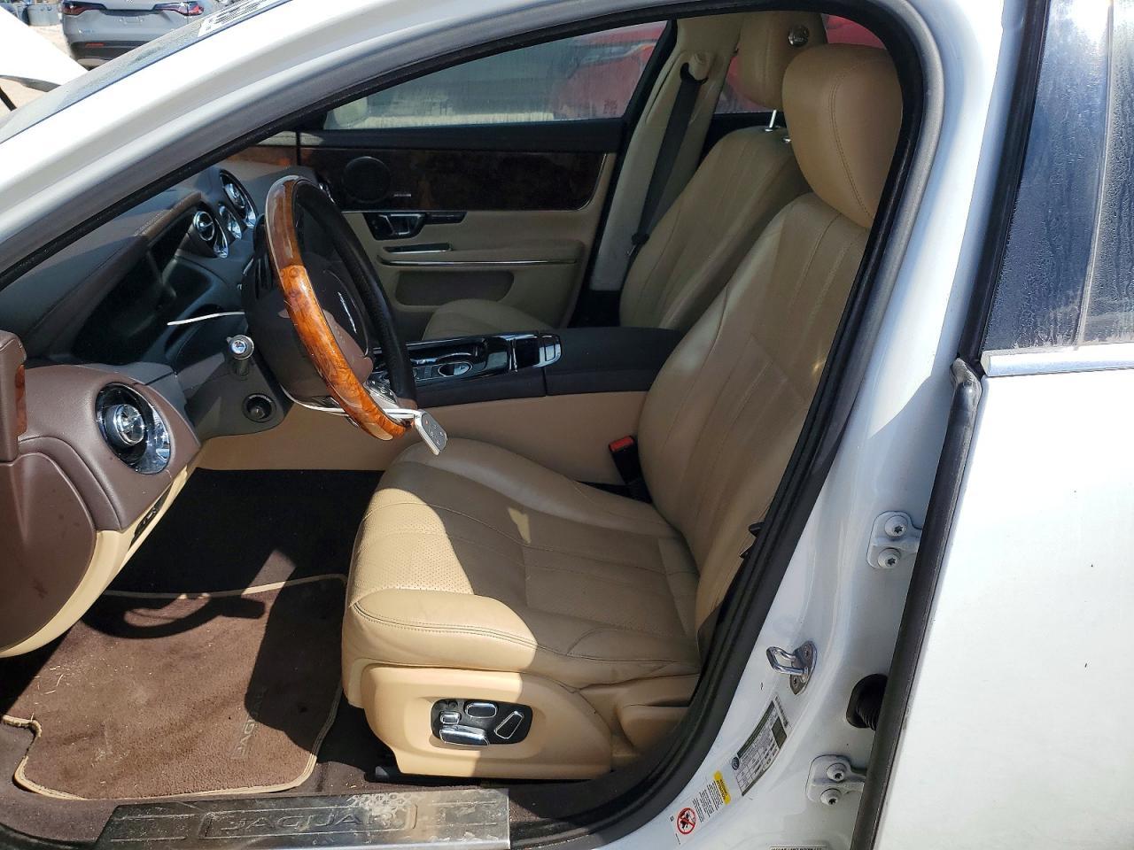 2014 Jaguar Xj - Image 7