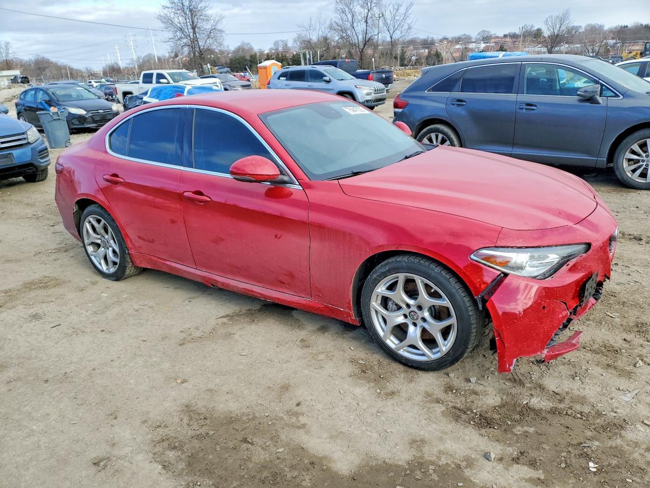 2019 Alfa Romeo Giulia Ti - Фото 4