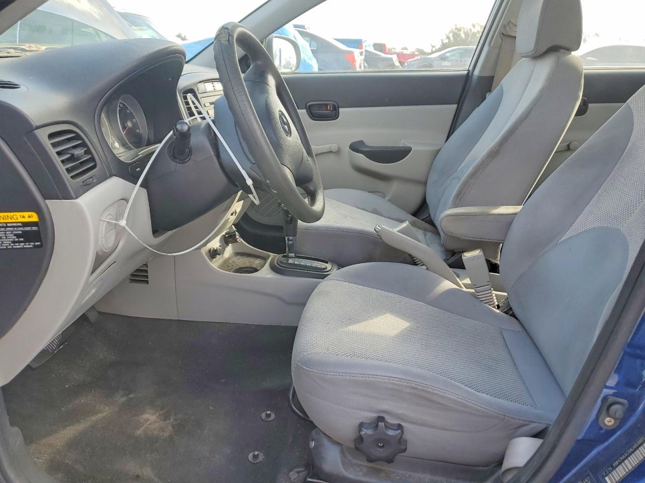 2010 Hyundai Accent - Фото 7