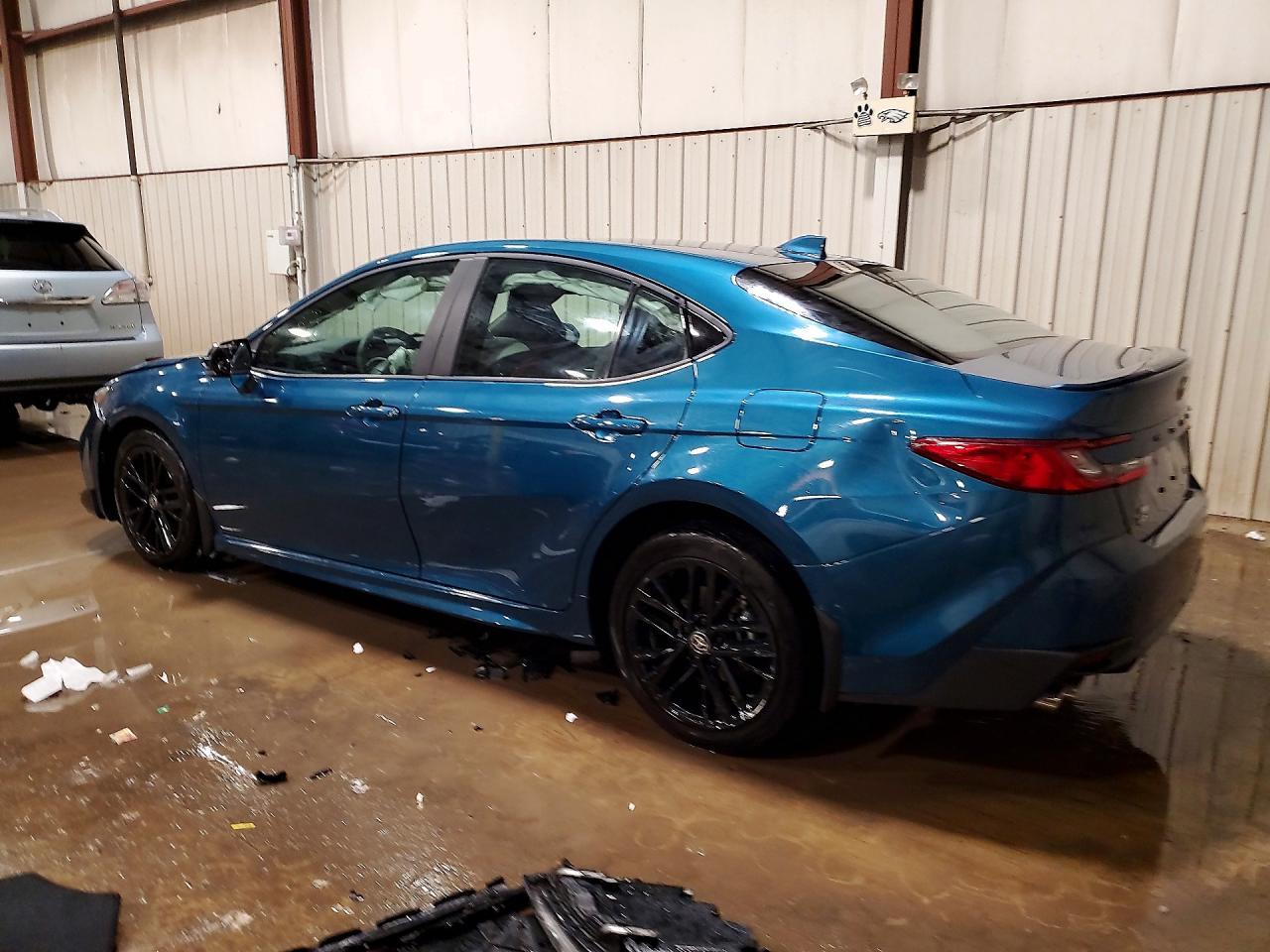 2025 Toyota Camry Se - Фото 2