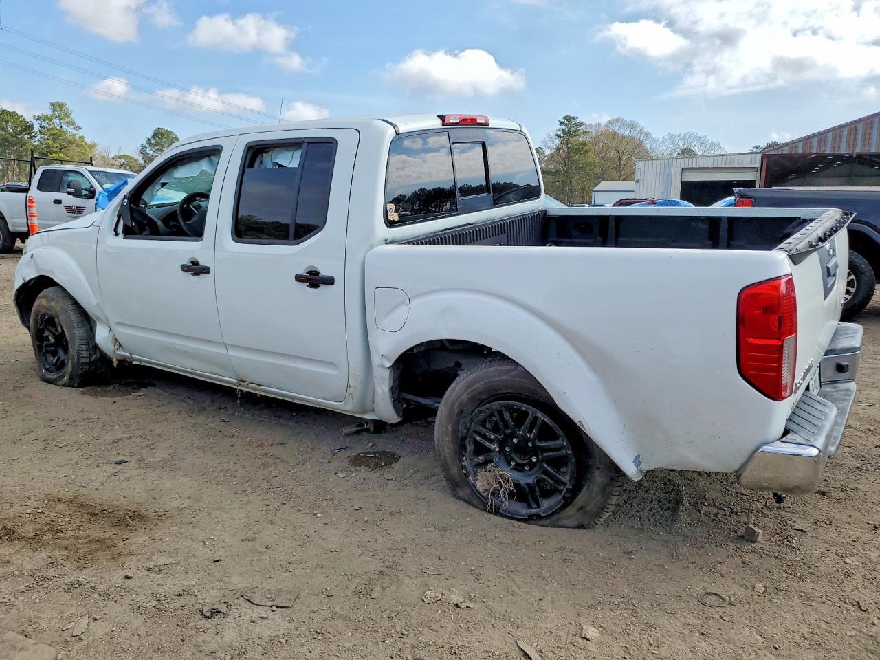 2019 Nissan Frontier S - Фото 2