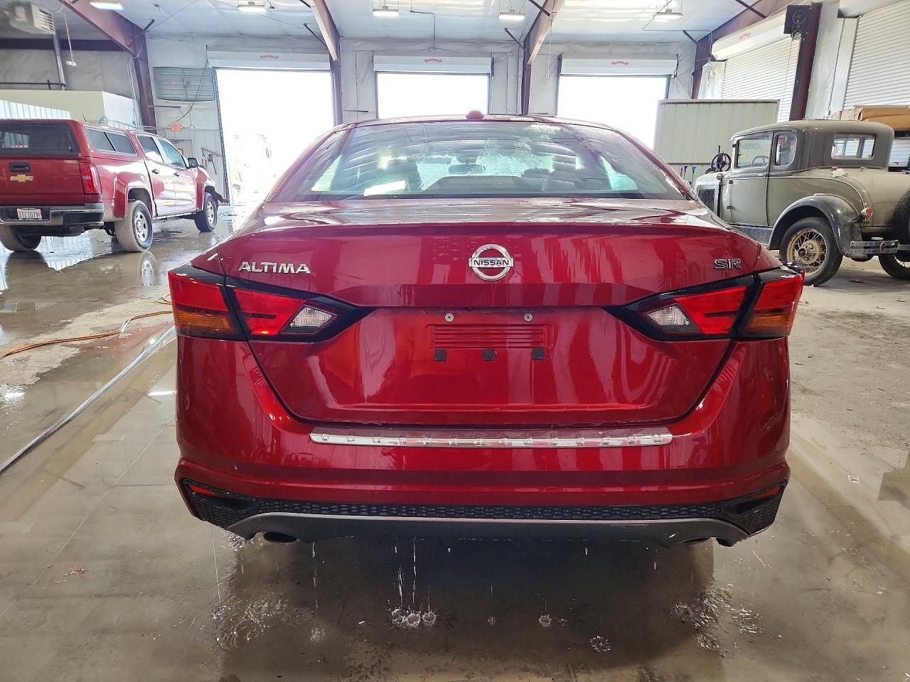 2022 Nissan Altima 2.5 Sr - Image 6