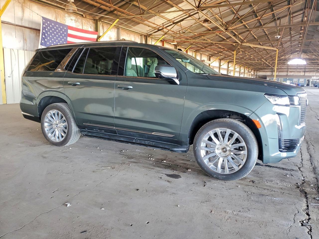 2024 Cadillac Escalade Premium Luxury - Image 4