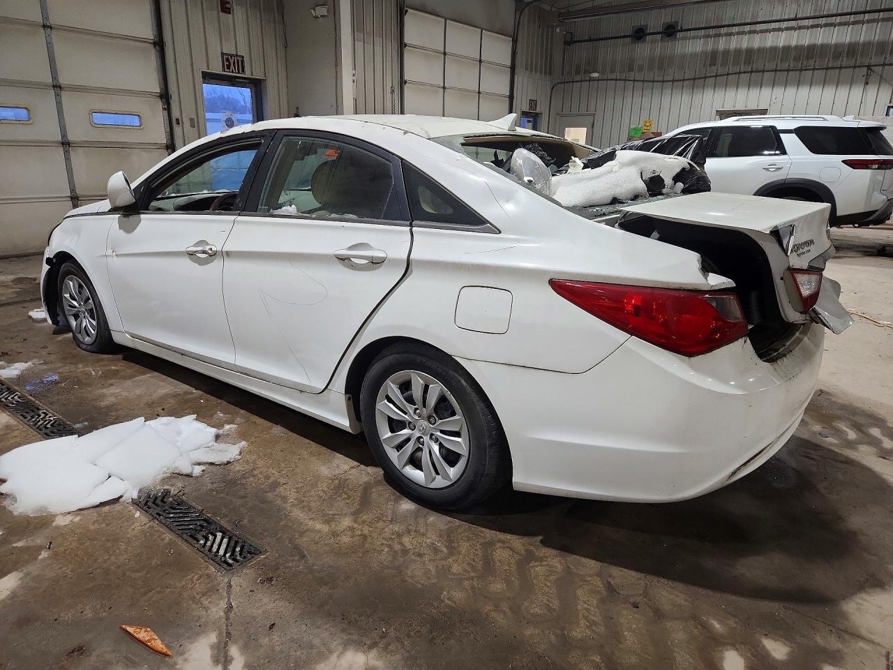 2011 Hyundai Sonata Gls - Image 2