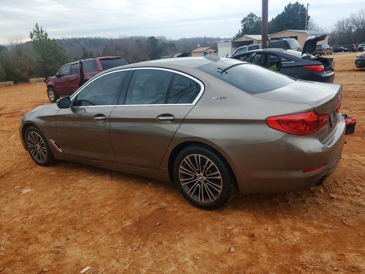2018 BMW 530Xe - Фото 2