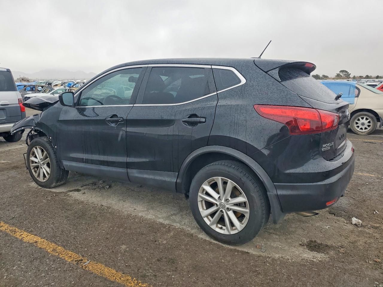 2018 Nissan Rogue Sport S - Фото 2