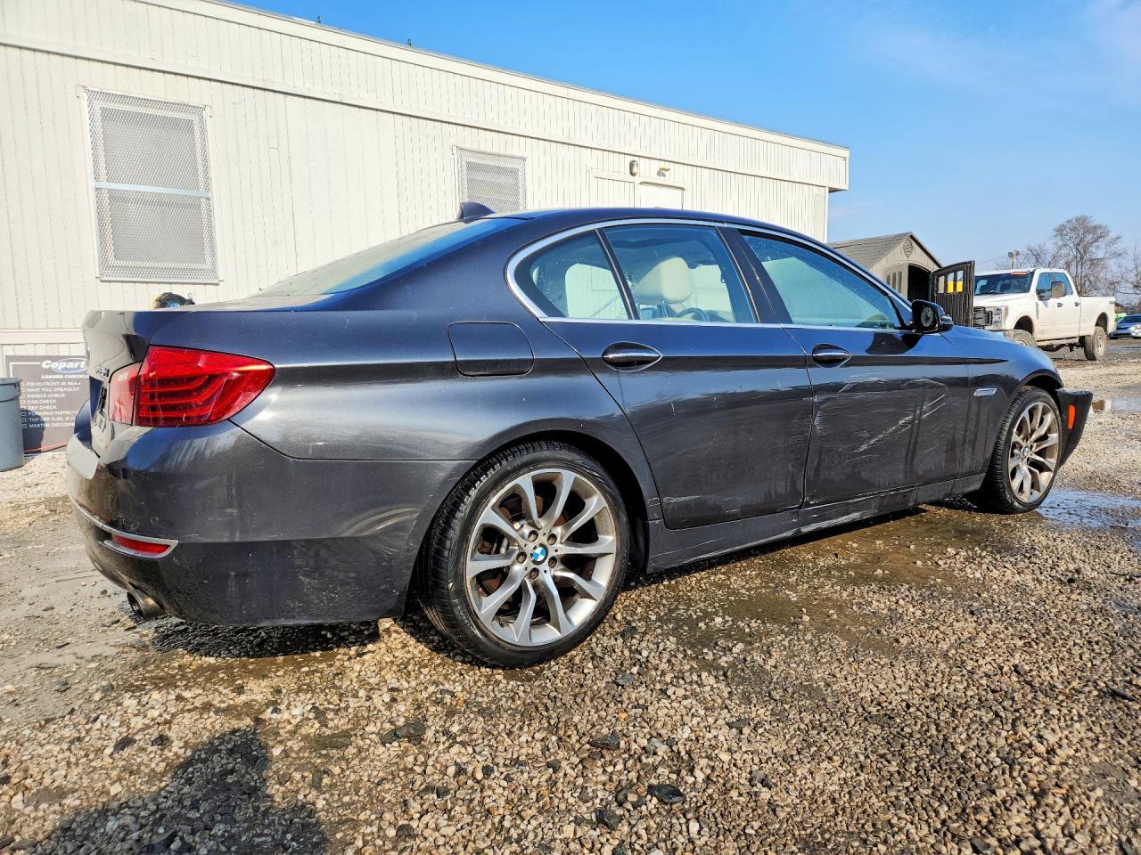 2014 BMW 535 Xi - Image 3