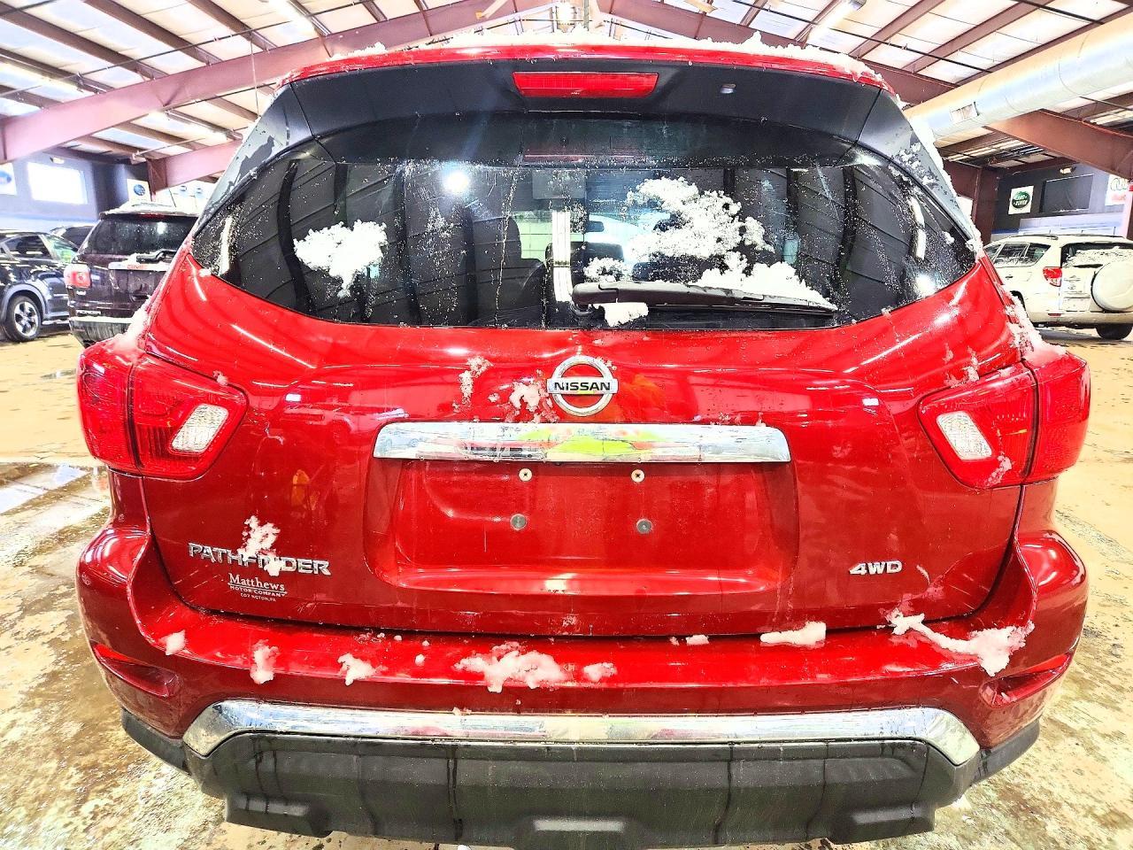 2018 Nissan Pathfinder S - Фото 6