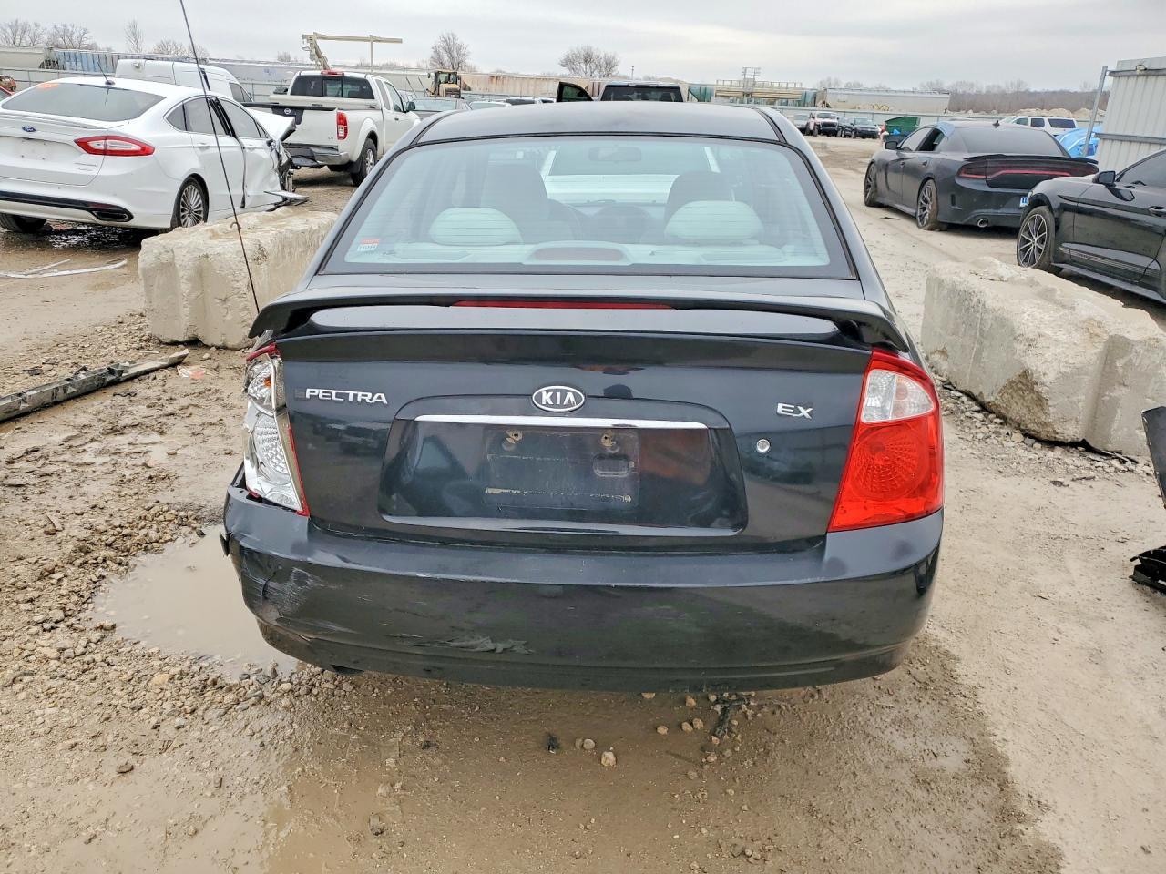 2005 Kia Spectra Lx - Image 6