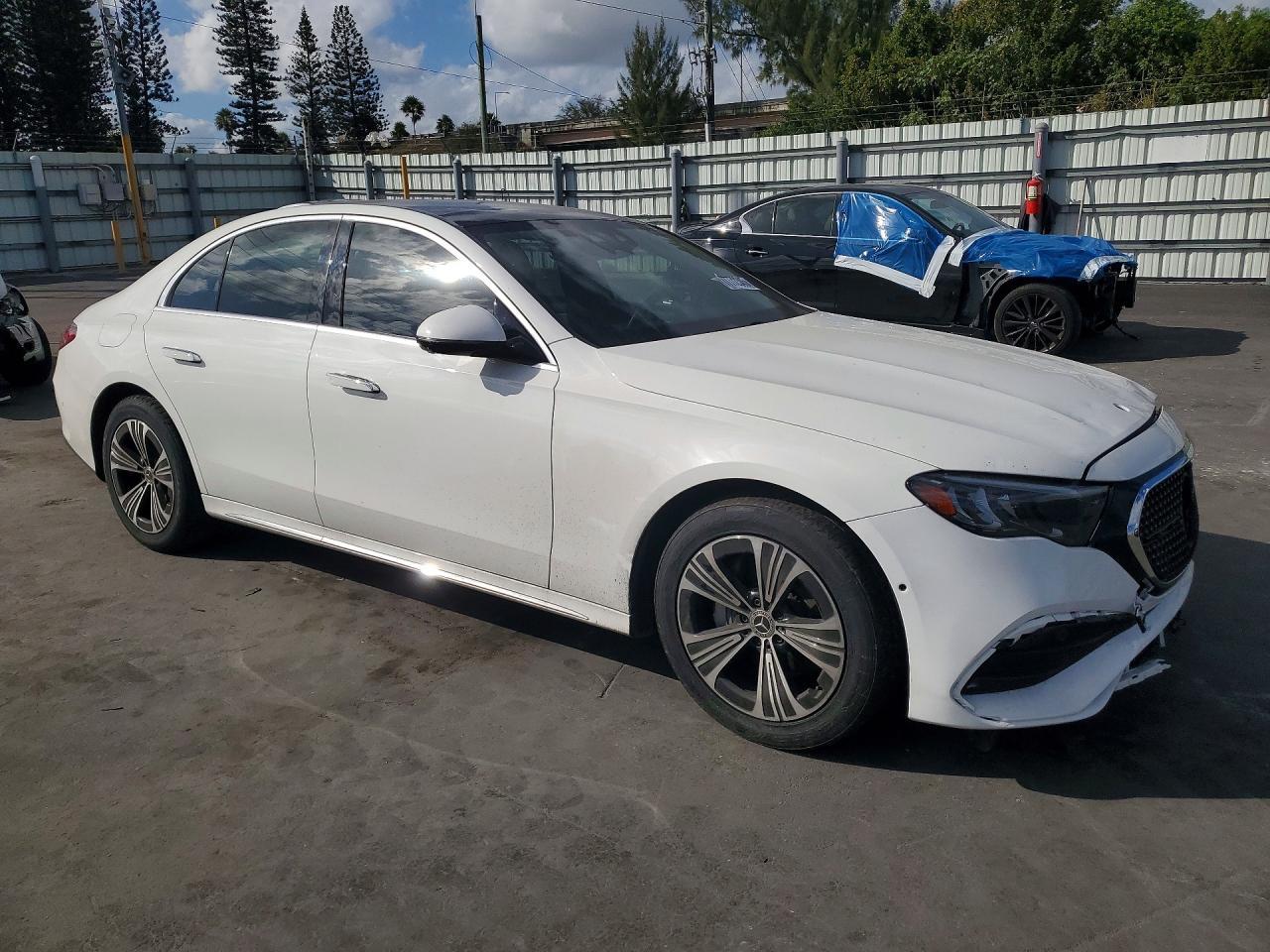 2024 Mercedes-Benz E 350 4Matic - Фото 4