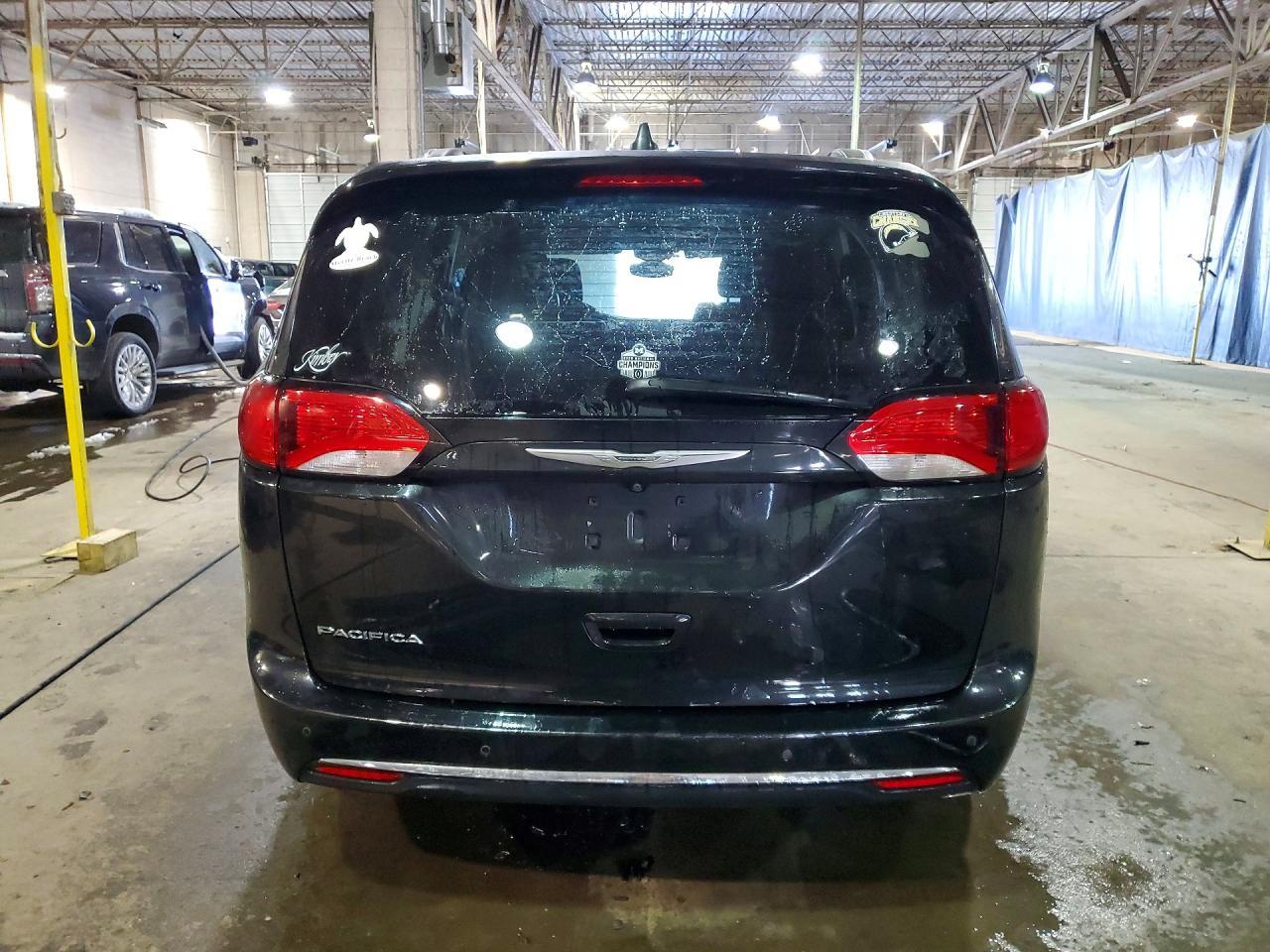 2017 Chrysler Pacifica Touring L Plus - Image 6