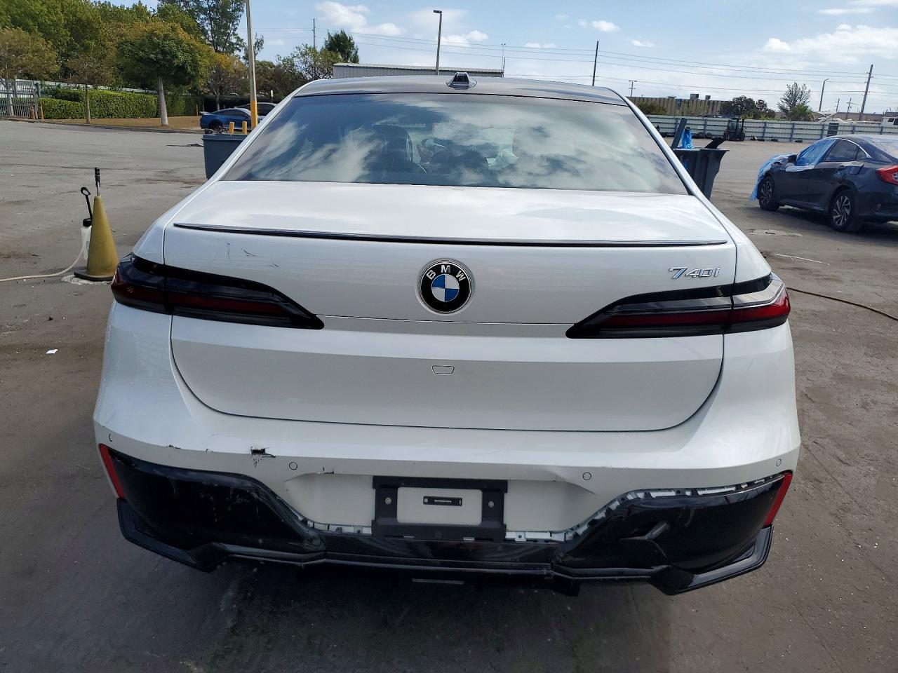 2025 BMW 740 I - Фото 6