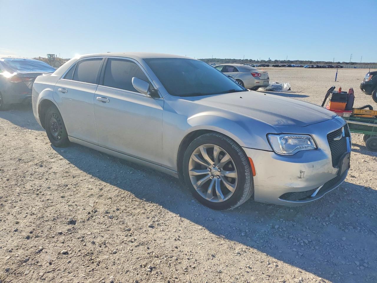 2019 Chrysler 300 Touring - Image 4