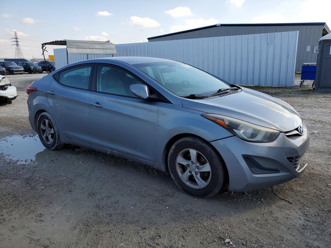 2015 Hyundai Elantra Se - Image 4