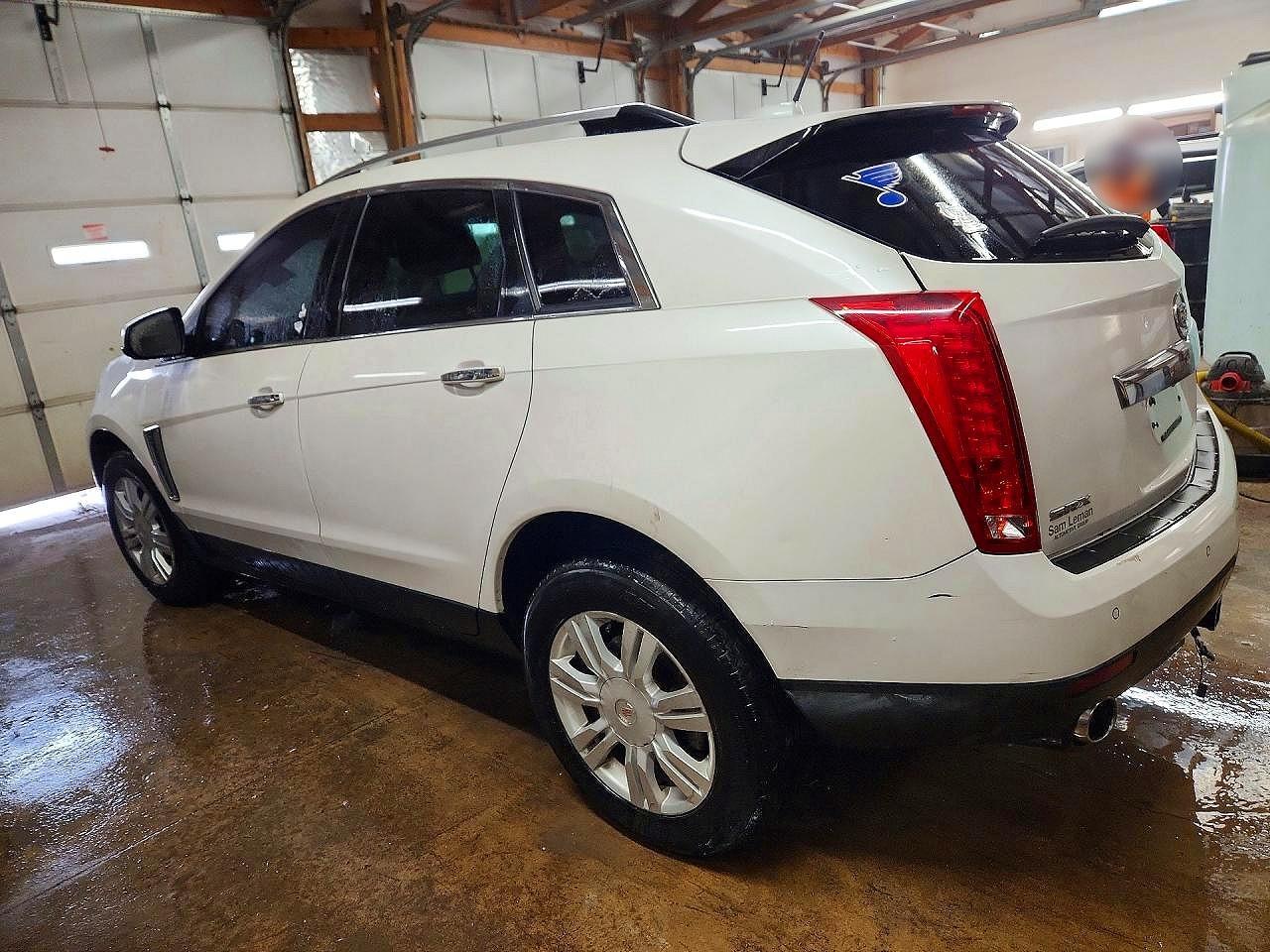 2015 Cadillac Srx Luxury Collection - Image 2