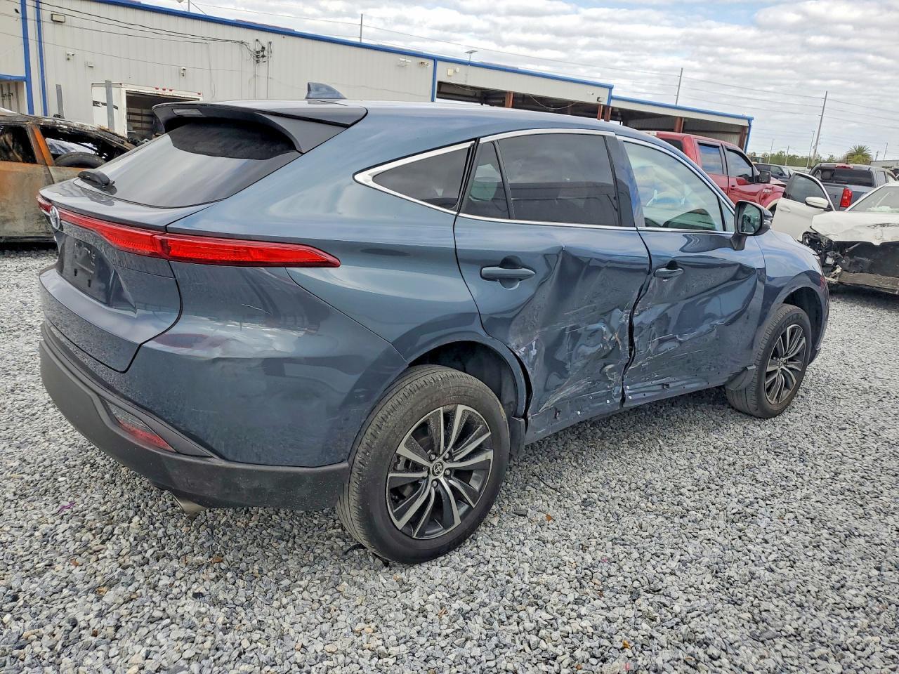2024 Toyota Venza Le - Image 3