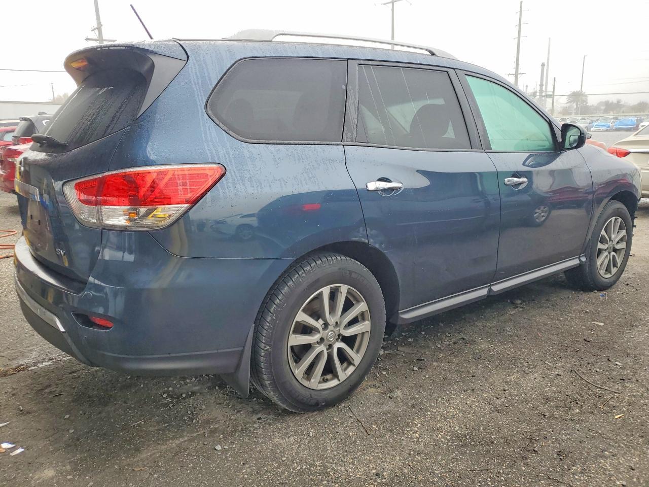 2015 Nissan Pathfinder S - Фото 3