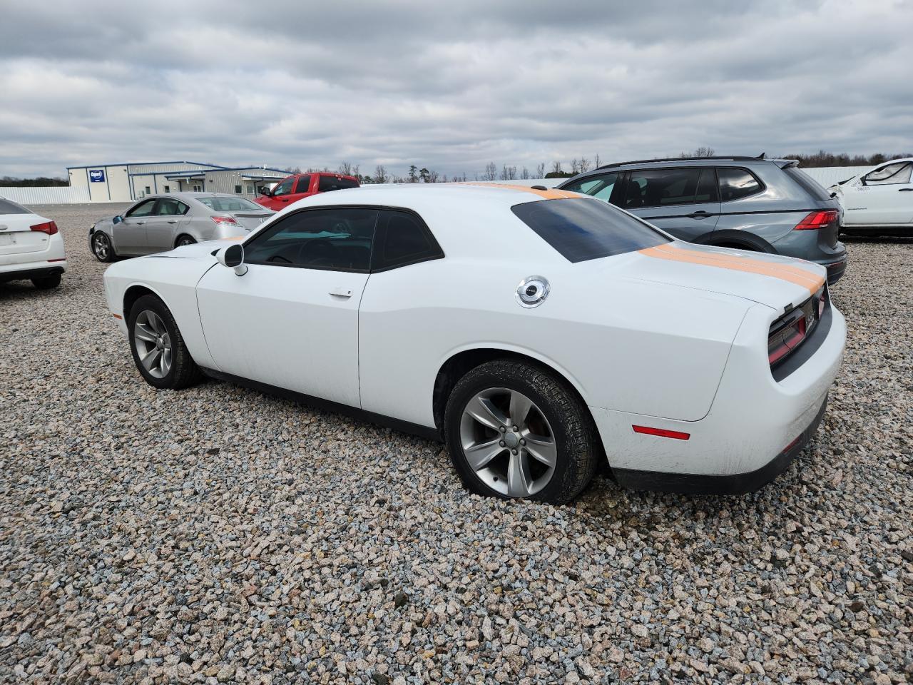 2016 Dodge Challenger Sxt - Фото 2