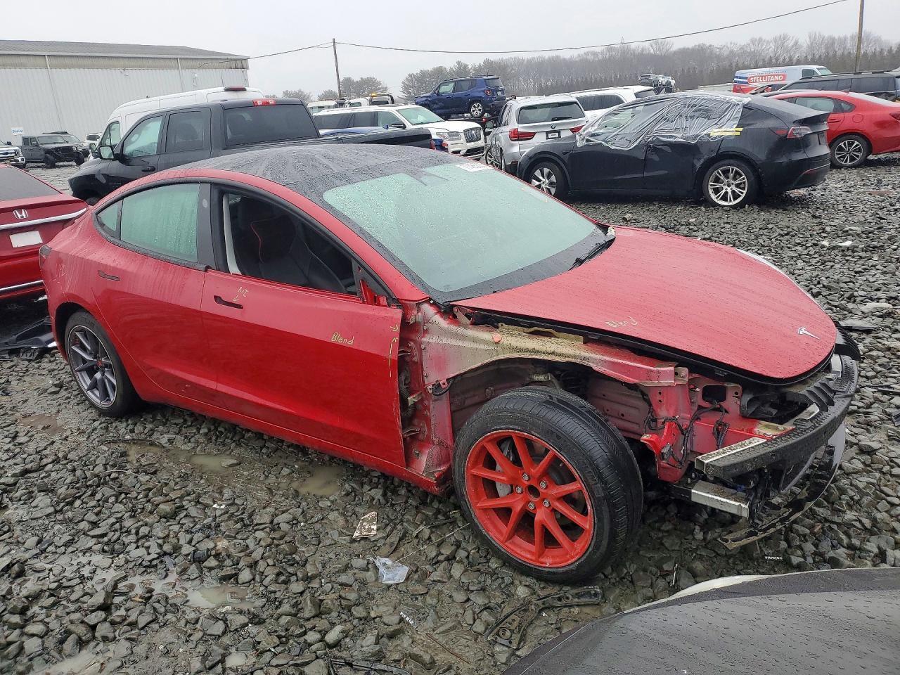 2023 Tesla Model 3 - Фото 4