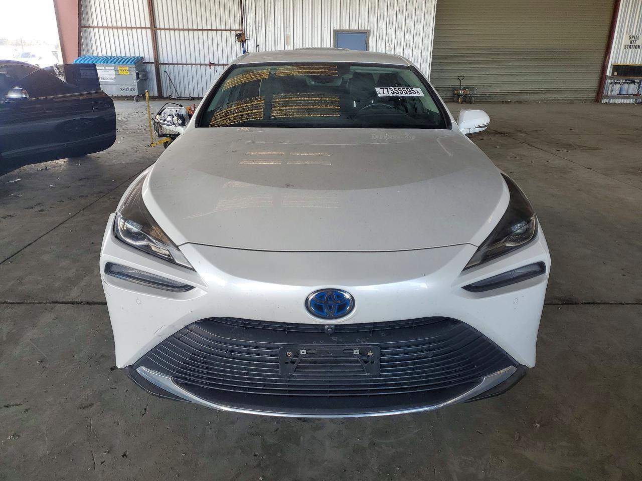 2022 Toyota Mirai Le - Image 5