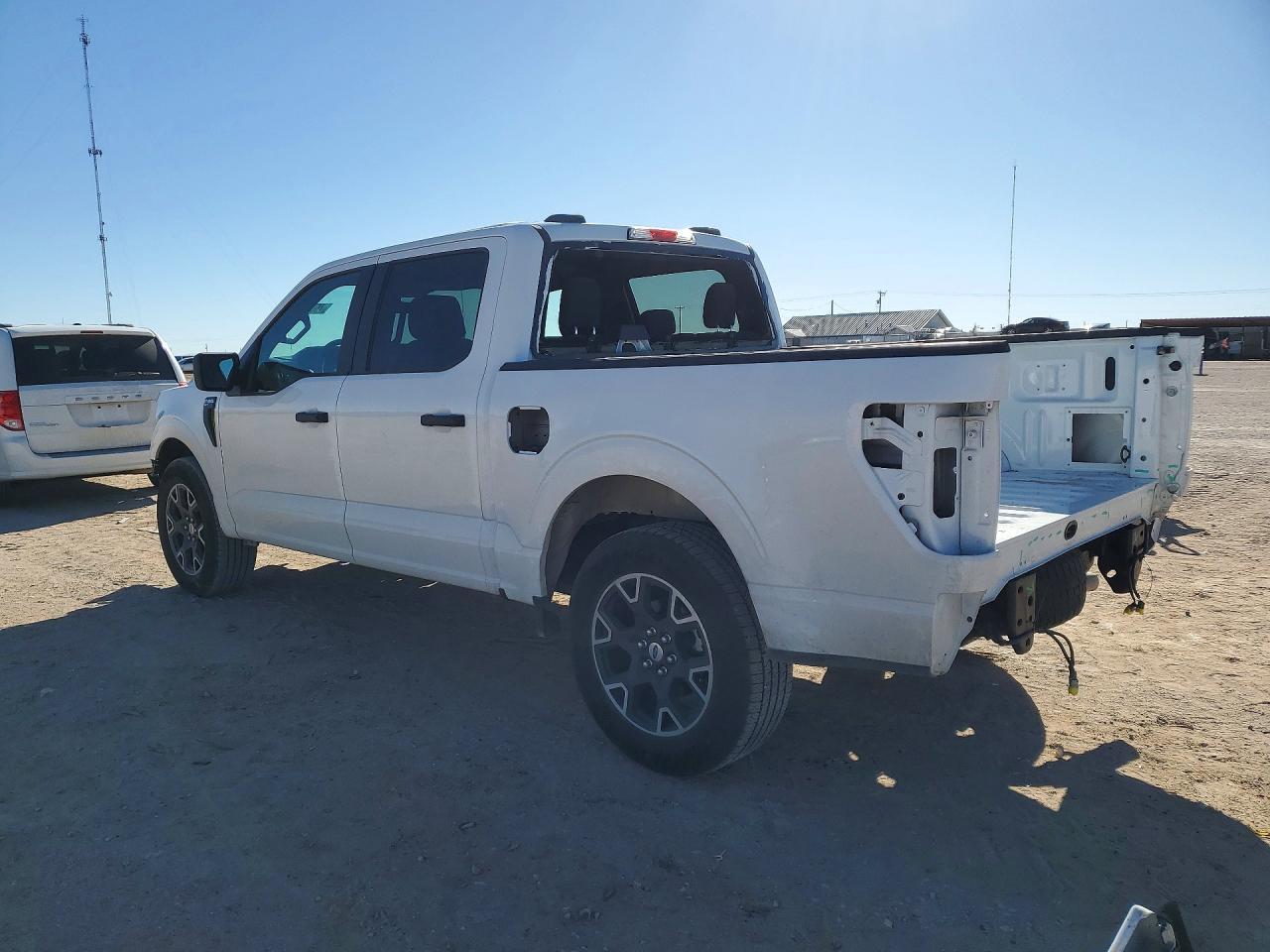 2025 Ford F150 Stx - Фото 2