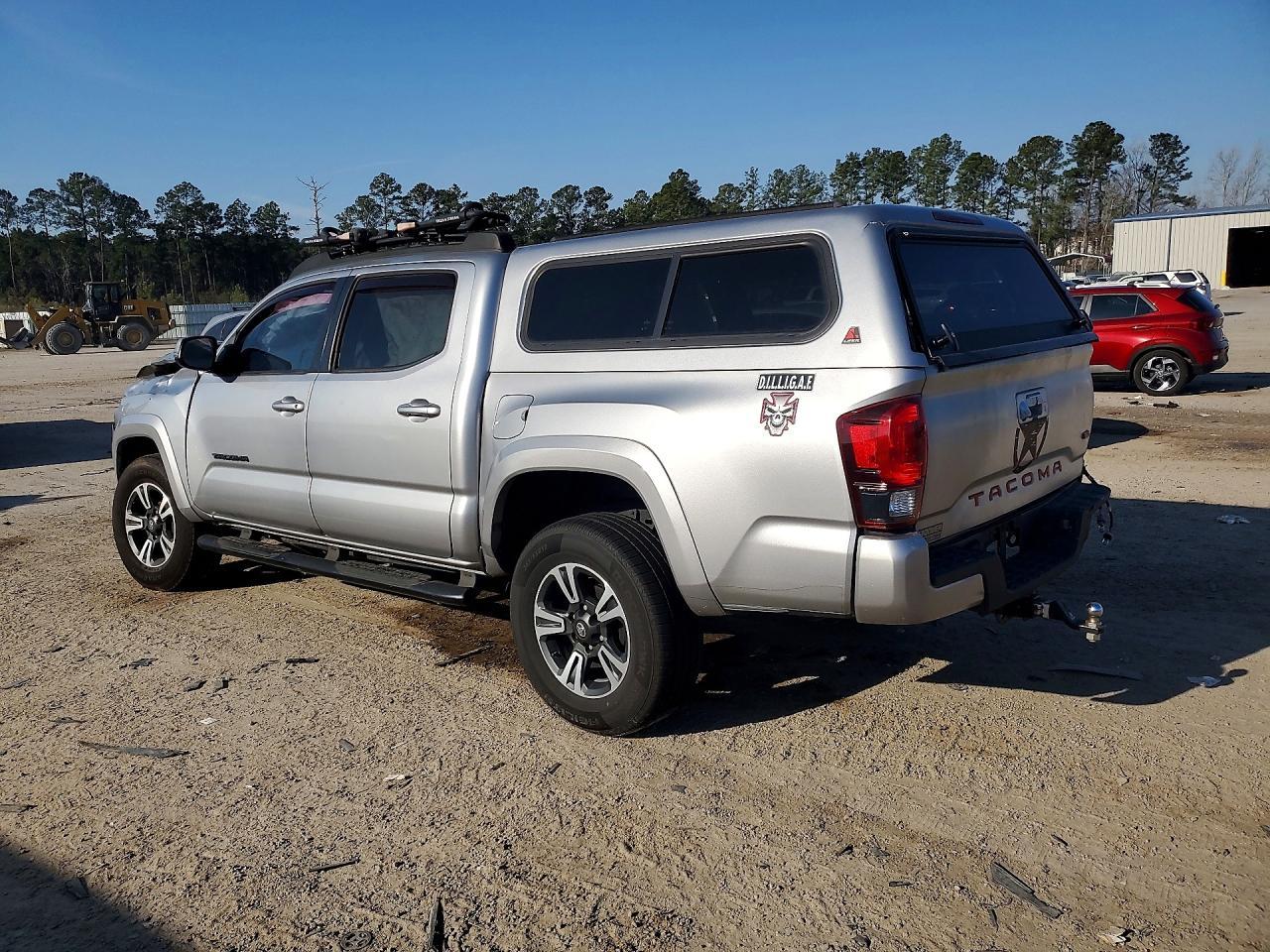 2019 Toyota Tacoma Double Cab - Фото 2