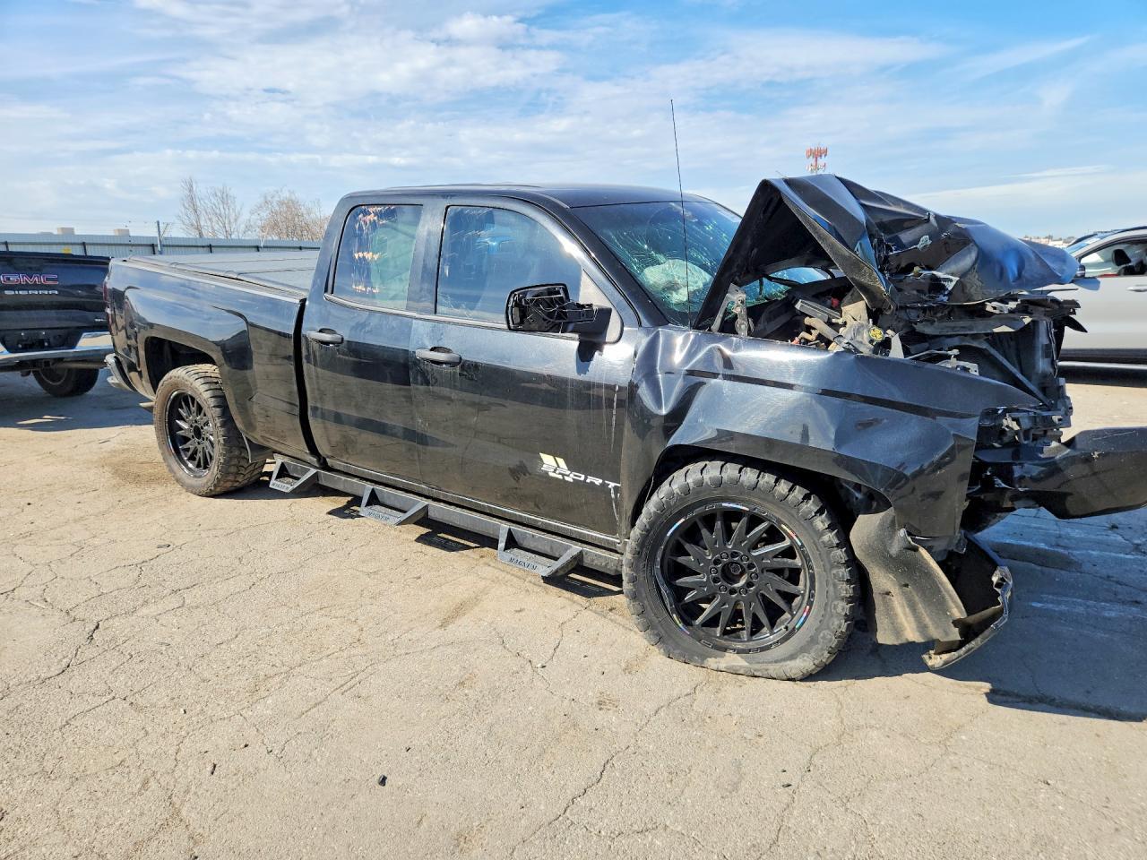 2017 Chevrolet Silverado K1500 Custom - Фото 4