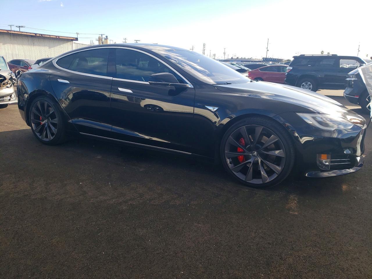 2016 Tesla Model S - Image 4