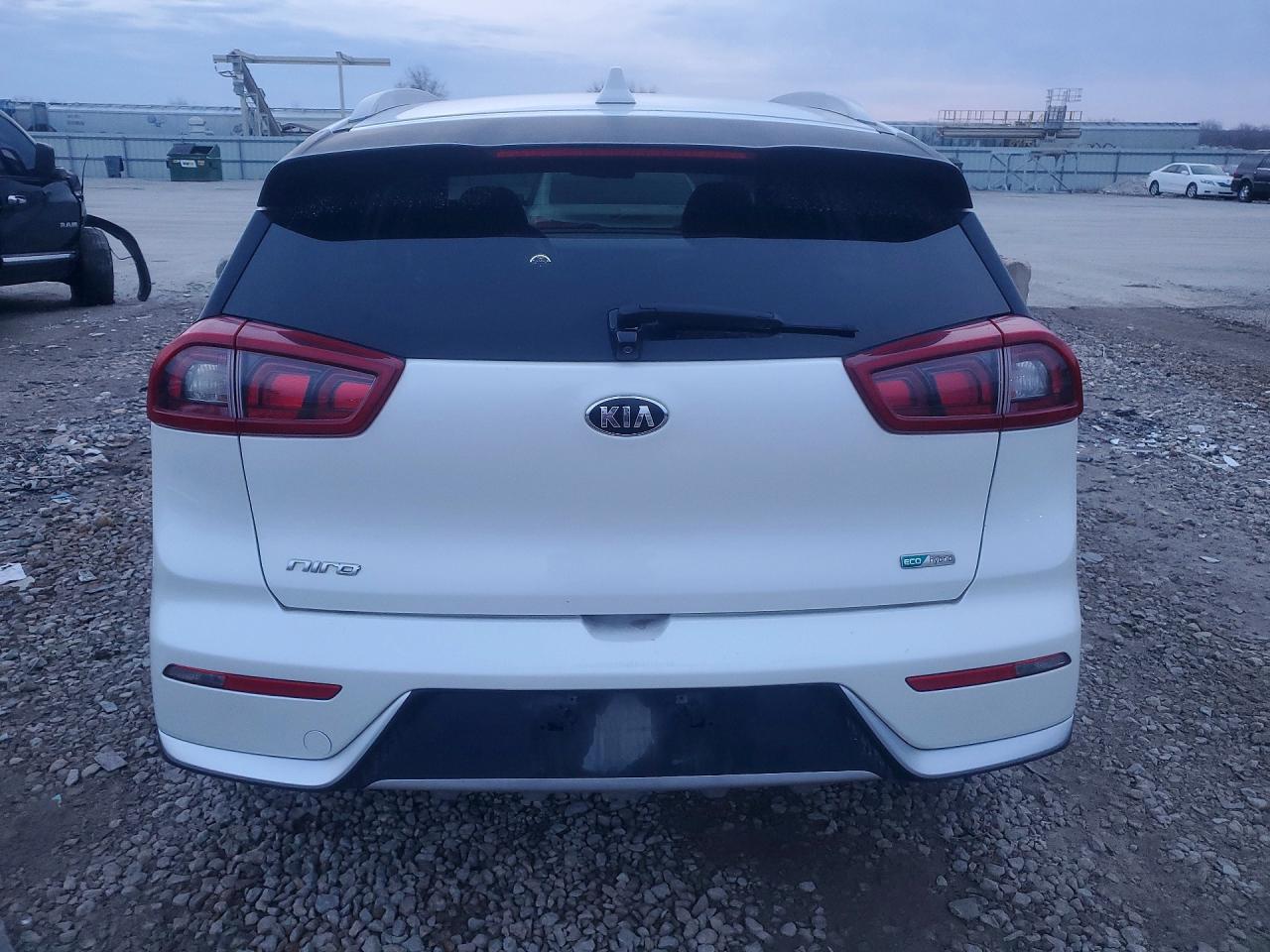 2017 Kia Niro - Фото 6
