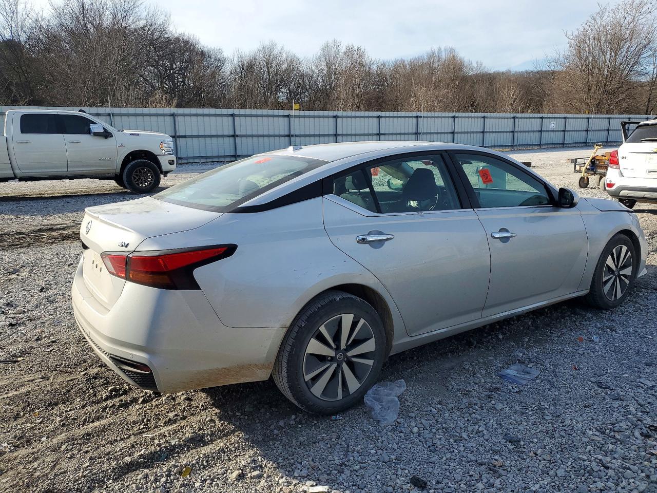 2021 Nissan Altima Sv - Фото 3