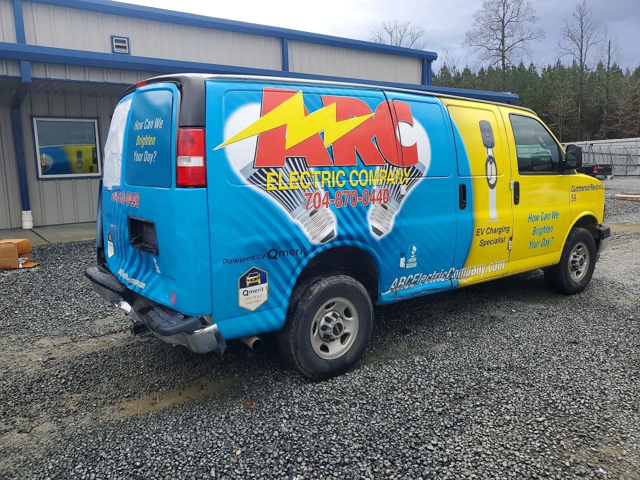 2022 GMC Savana 2500 Cargo Utility / Service Van - Image 3