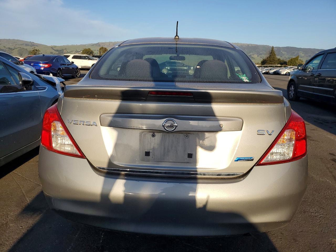 2014 Nissan Versa S - Фото 6