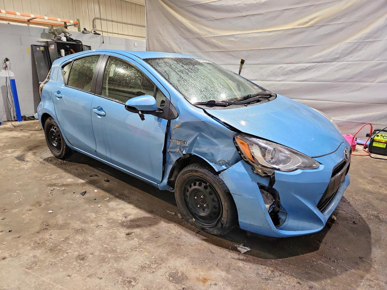 2016 Toyota Prius C Two - Фото 4