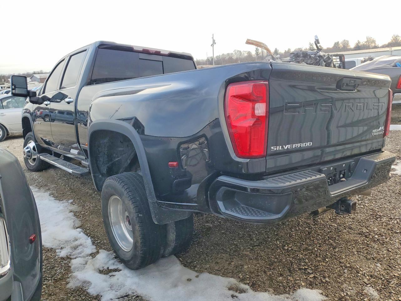 2021 Chevrolet Silverado K3500 High Country - Фото 2