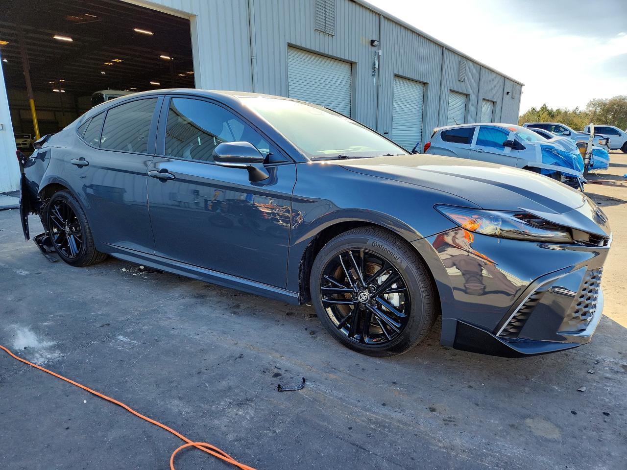 2025 Toyota Camry - Фото 4