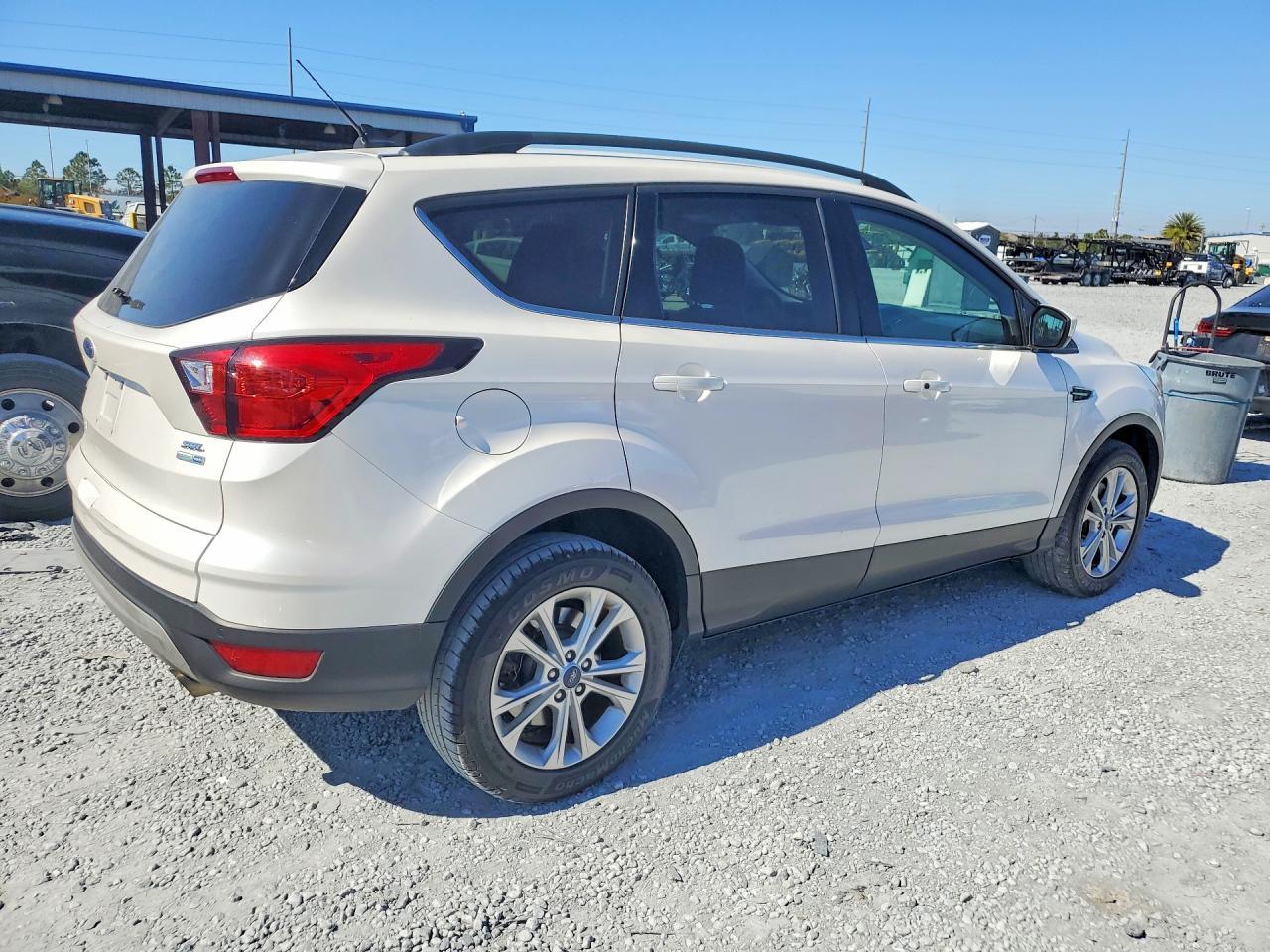 2019 Ford Escape Sel - Image 3