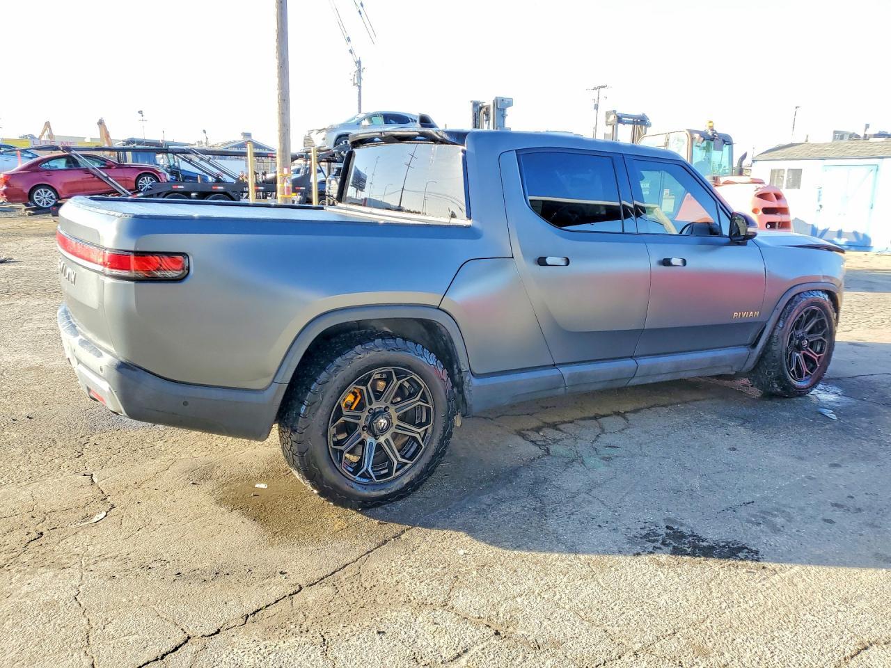 2022 Rivian R1T Adventure - Image 3