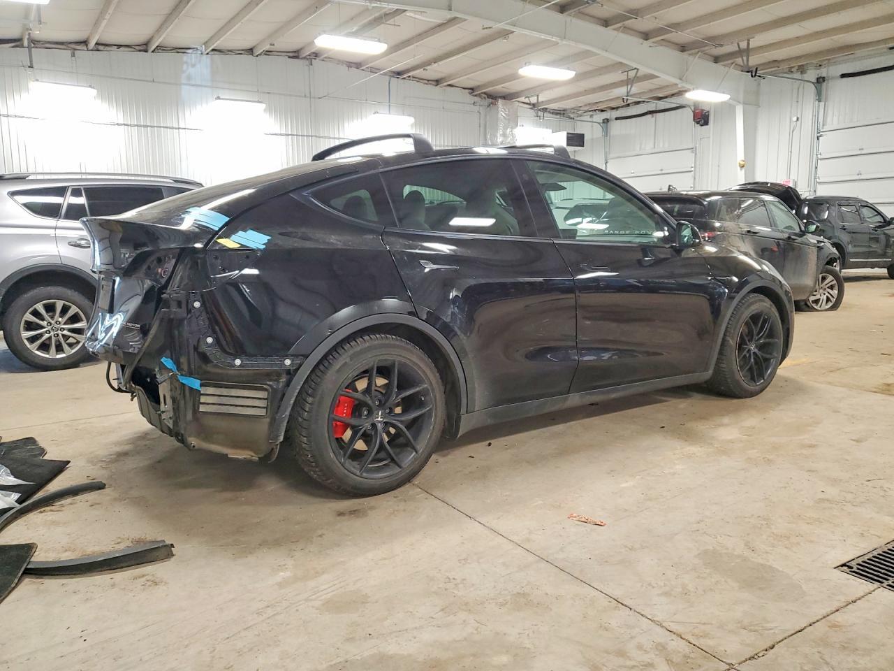 2022 Tesla Model Y - Фото 3