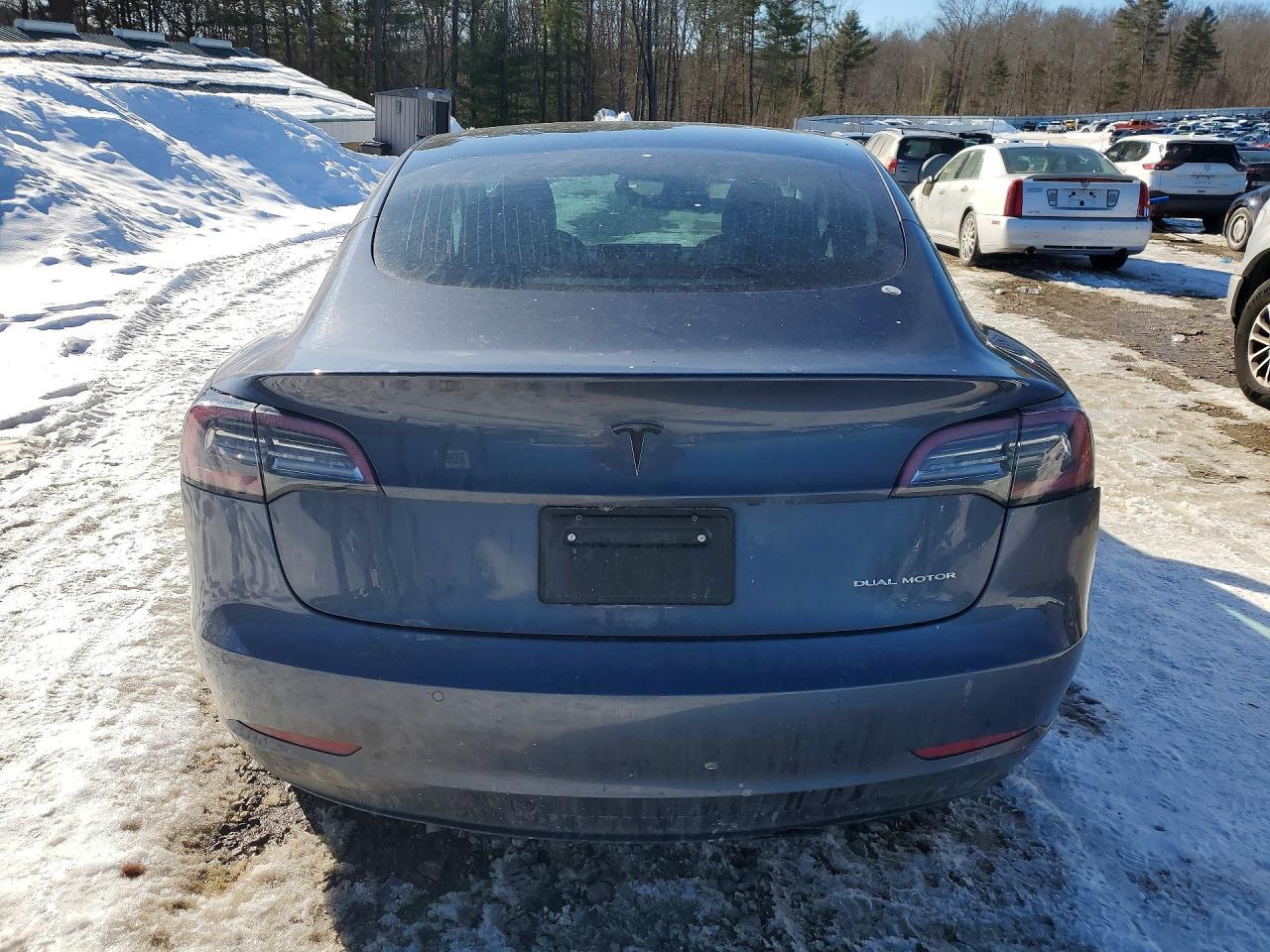 2020 Tesla Model 3 - Фото 6