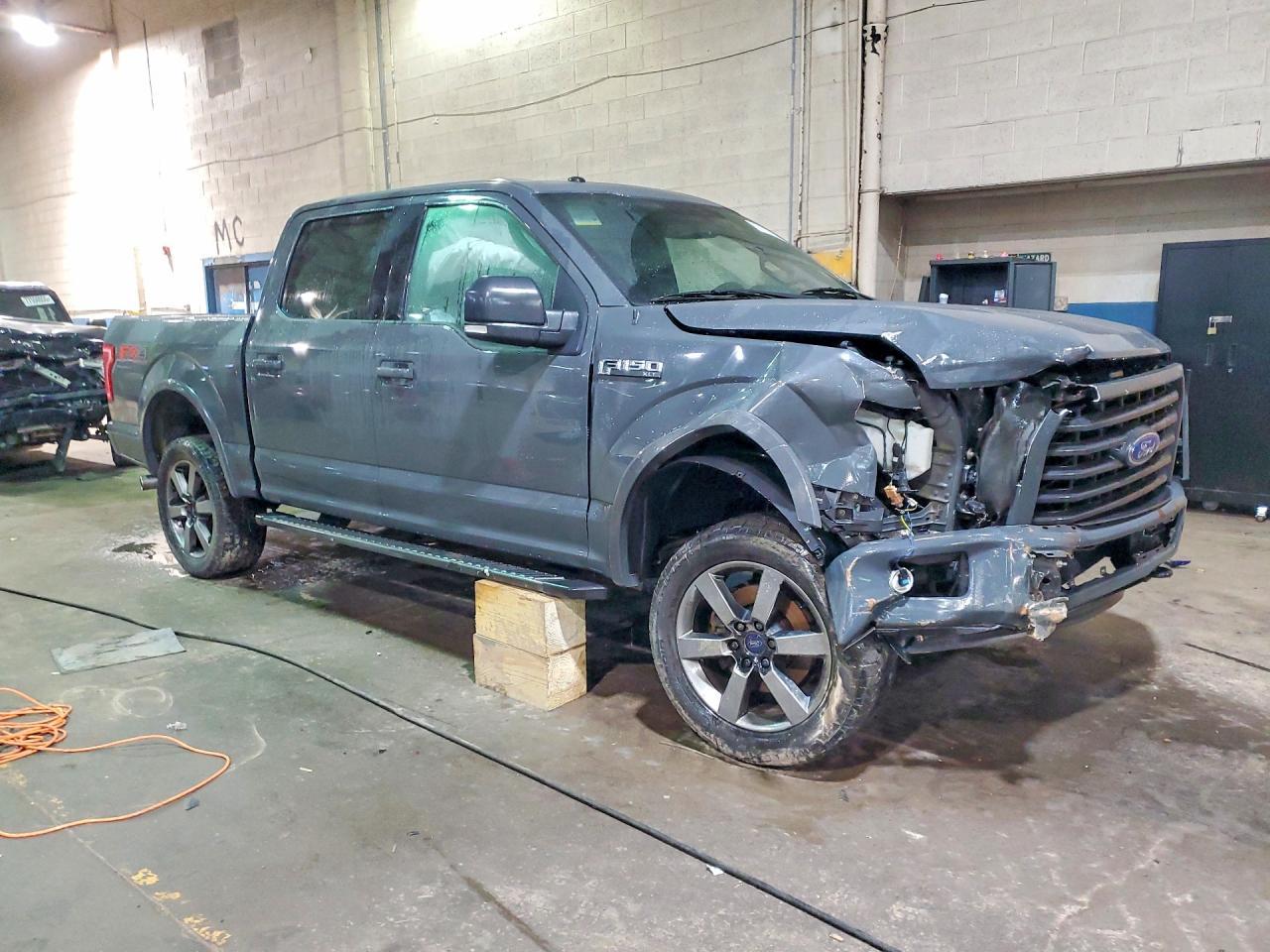 2016 Ford F150 Supercrew - Фото 4