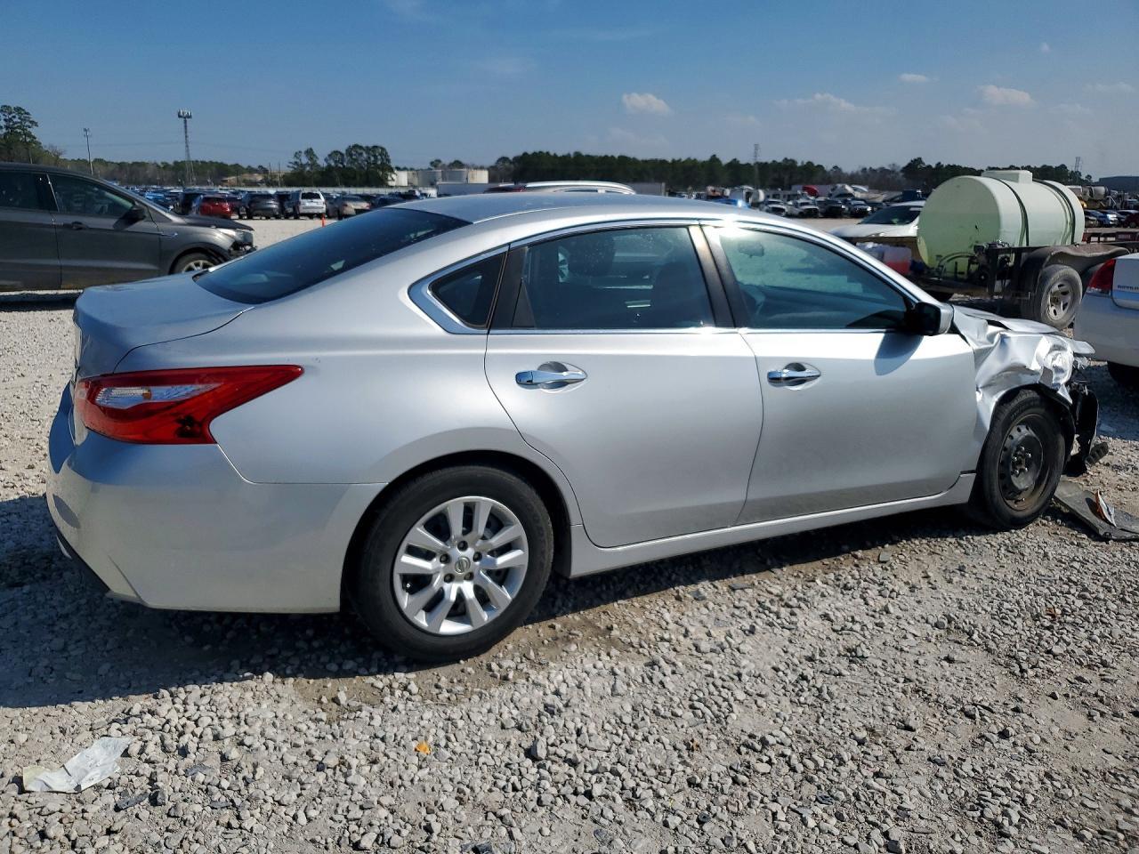 2016 Nissan Altima 2.5 S - Image 3