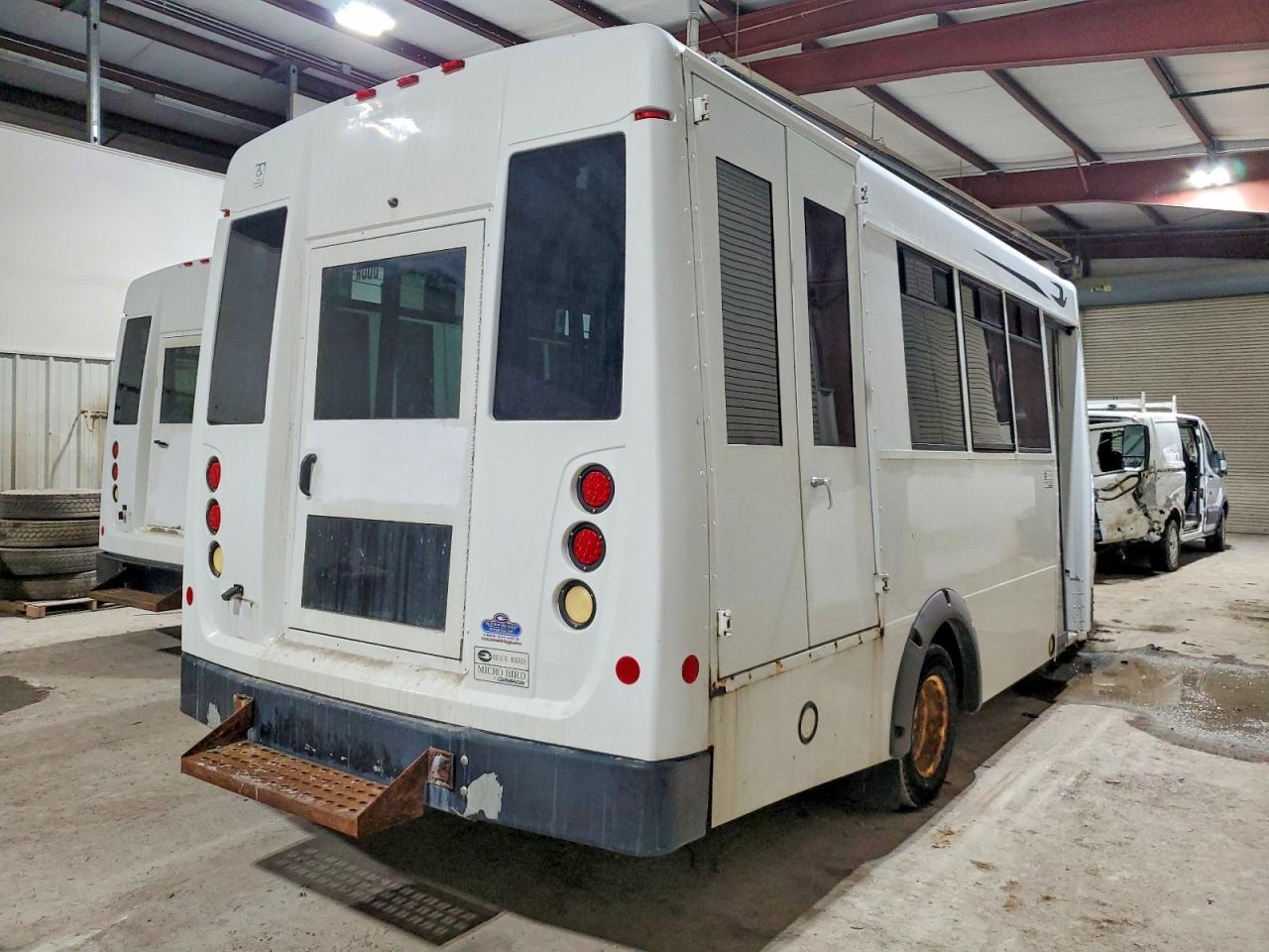 2016 Ford Econoline E350 Super Duty Cutaway Van - Фото 4