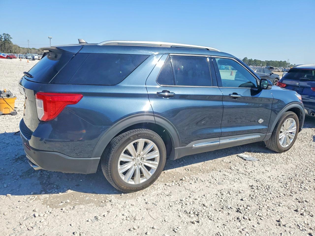 2024 Ford Explorer King Ranch - Image 3