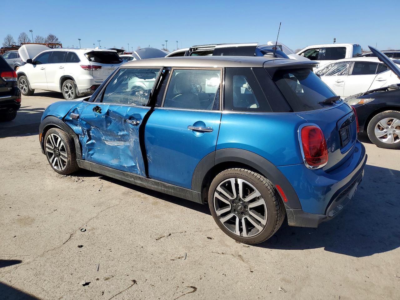 2022 Mini Cooper S - Image 2