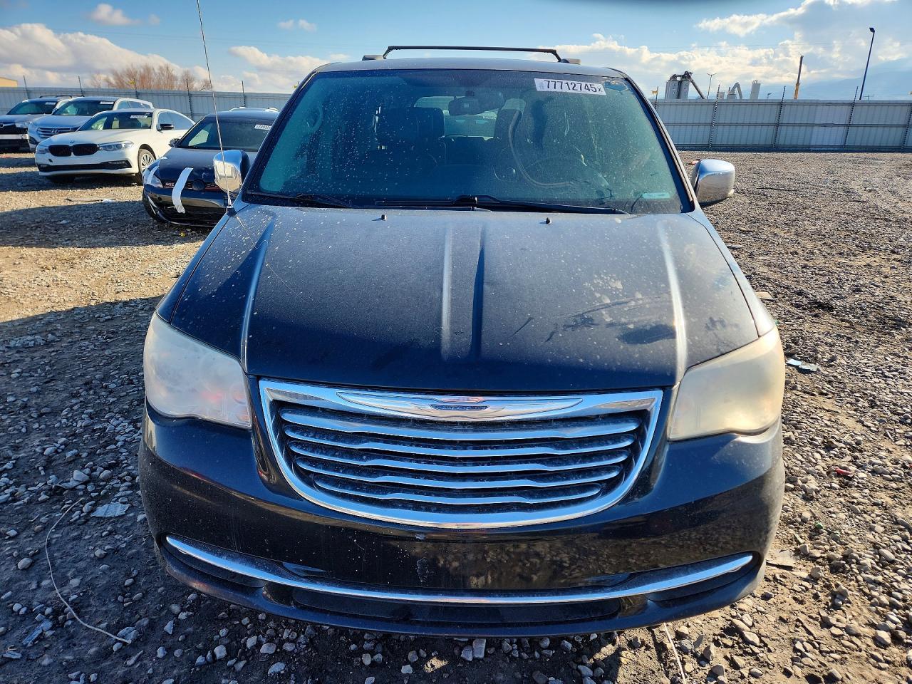 2012 Chrysler Town & Country Touring L - Фото 5