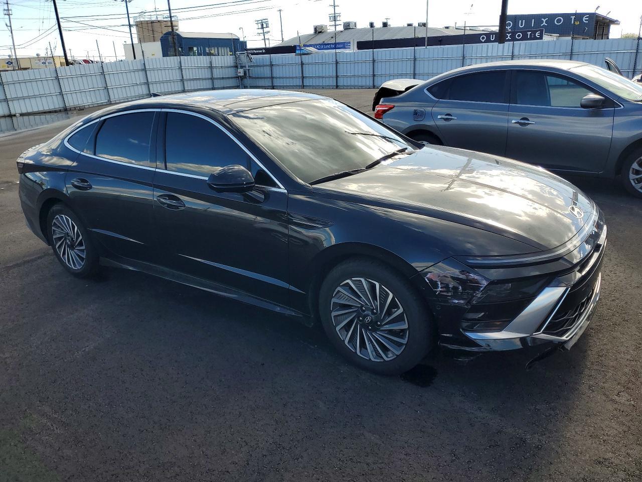 2025 Hyundai Sonata - Image 4