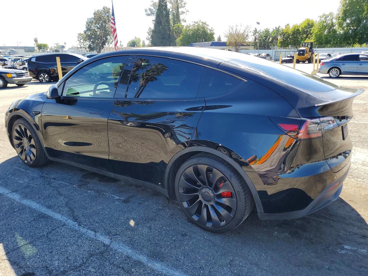 2023 Tesla Model Y - Фото 2