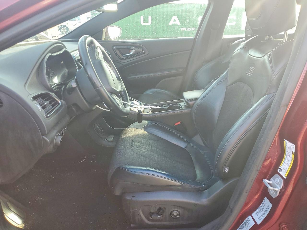 2015 Chrysler 200 S - Image 7