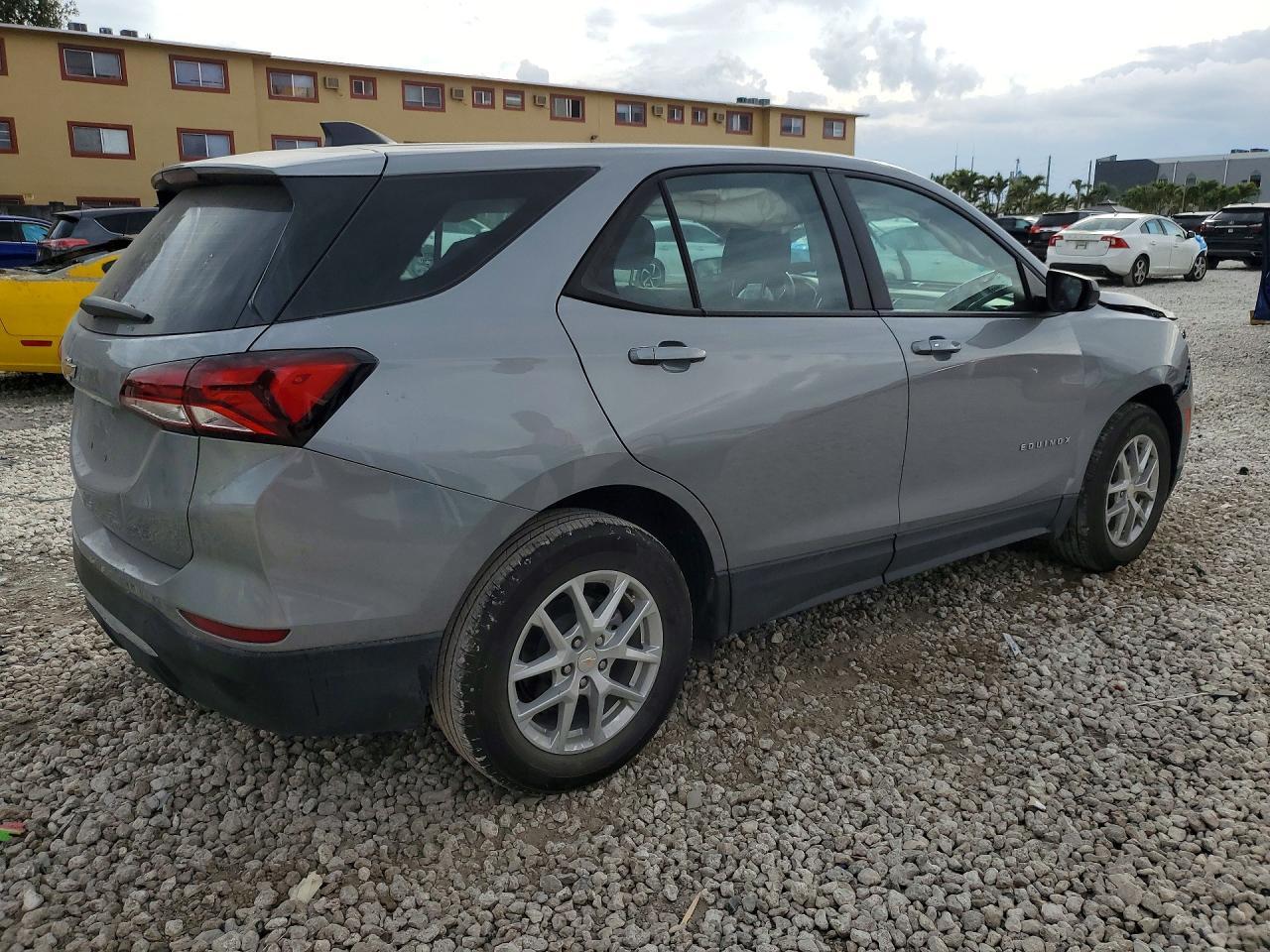 2024 Chevrolet Equinox Ls - Фото 3