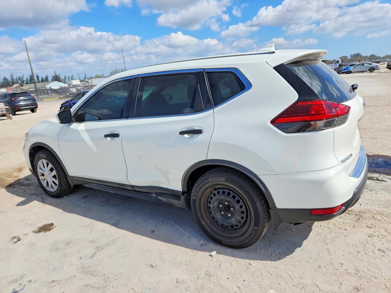 2017 Nissan Rogue S - Image 2